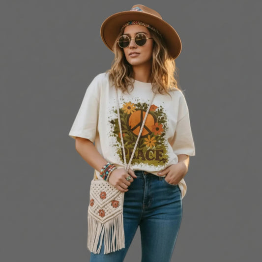 Oversized Shirt aus der Toripros PEACE Kollektion – Flowers PEACE Design in Natural Raw, natürliches Statement-Piece mit floraler Friedensbotschaft