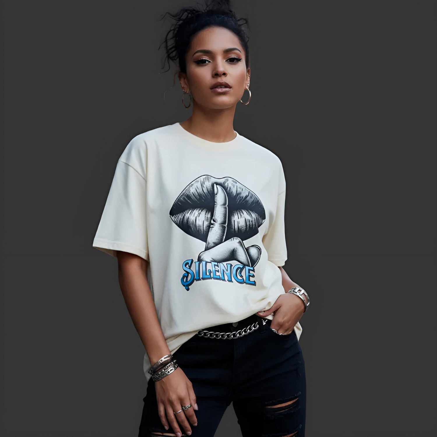 Streetwear Modell trägt SILENCE Design von TORIPROS-Streetwear mit Message