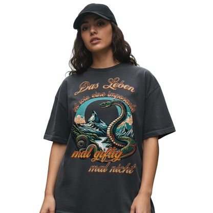 VACANCY Oversized Shirt / Das LEBEN-mal giftig, mal nicht