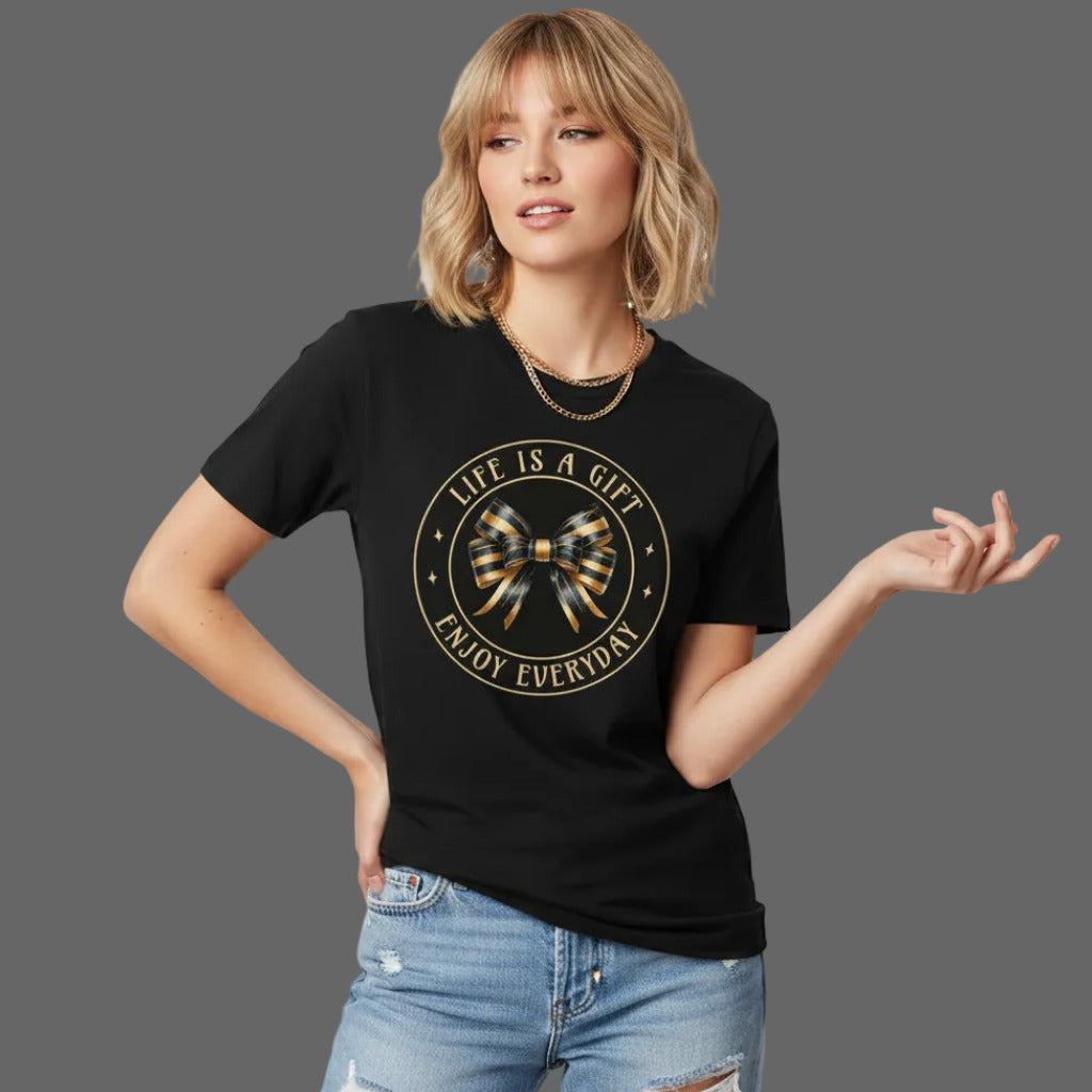 HigherBlanks Premium T-Shirt in Schwarz mit „LIFE IS A GIFT“-TORIPROS