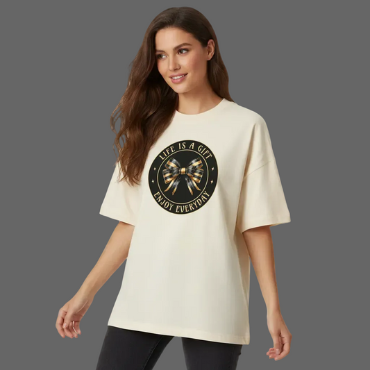 Premium Organic Oversize Blast in Beige mit „LIFE IS A GIFT“-TORIPROS