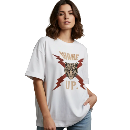 Premium Organic Oversize Blast in Weiß mit „WAKE UP."-TORIPROS