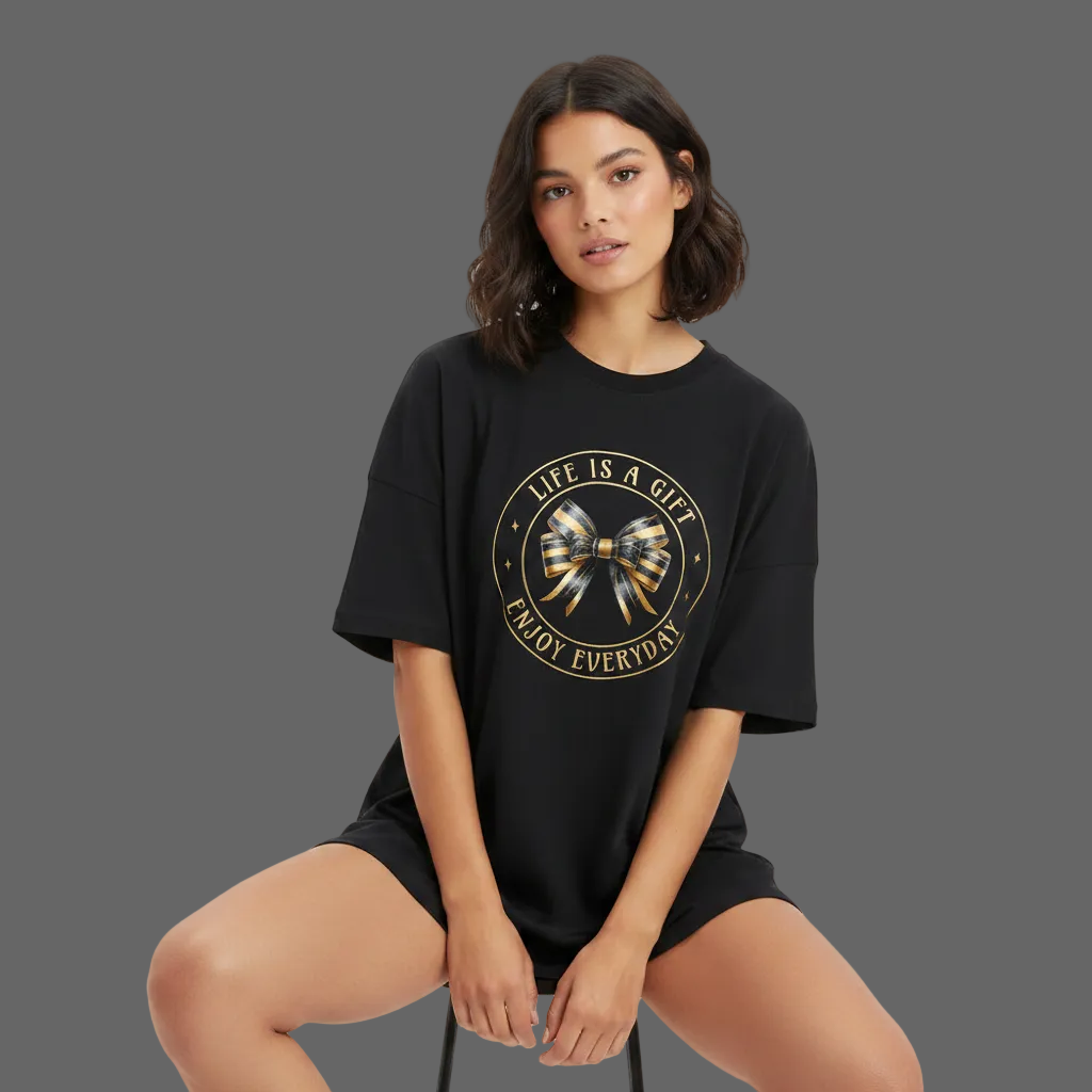 Premium Organic Oversize Blast in Schwarz mit „LIFE IS A GIFT“-TORIPROS