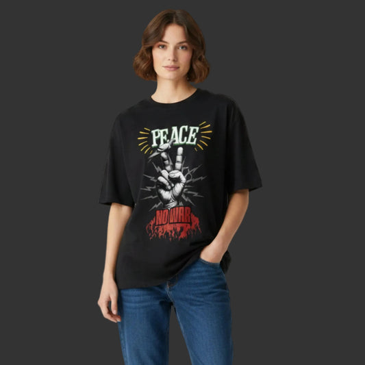 Oversized Shirt aus der Toripros PEACE Kollektion – PEACE no WAR Design in Schwarz, modernes Statement-Piece mit klarer Friedensbotschaft