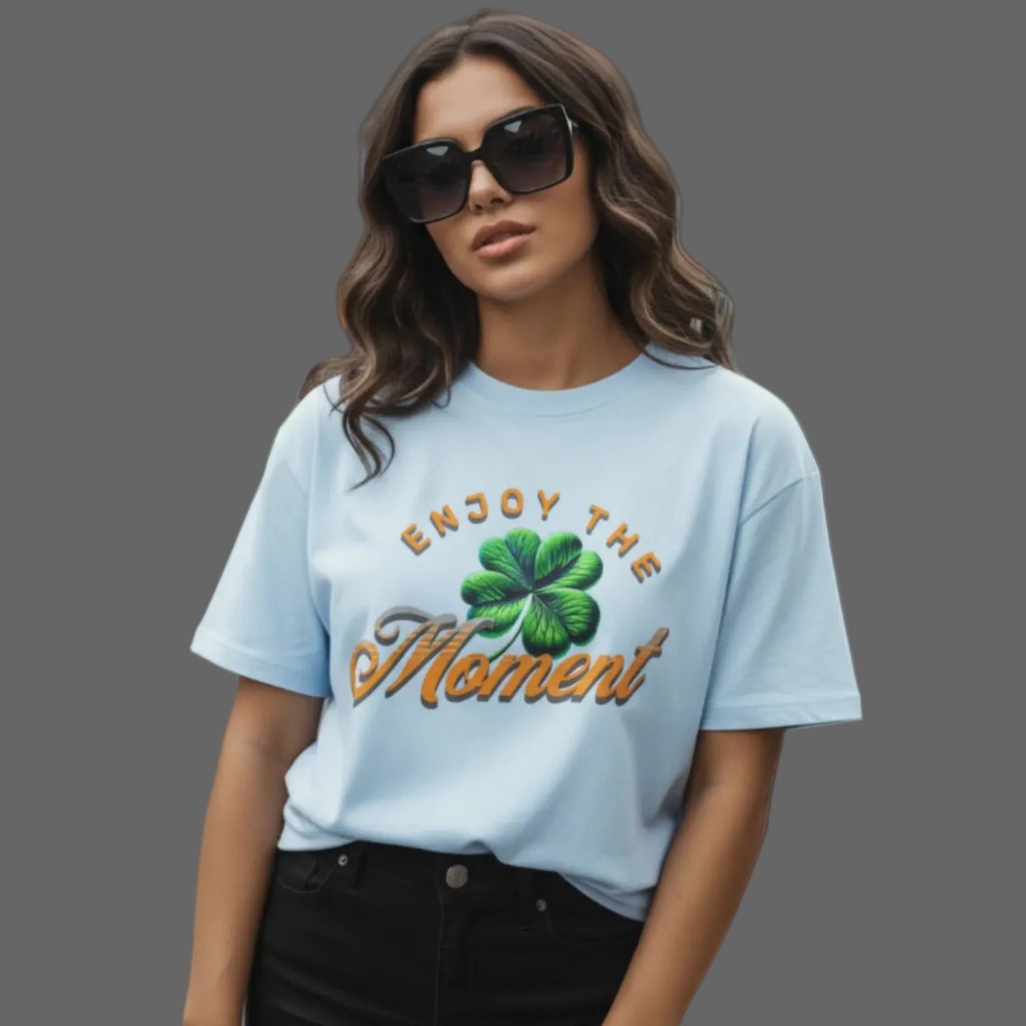 VACANCY Oversized Shirt in Babyblau mit „ENJOY THE MOMENT“-TORIPROS