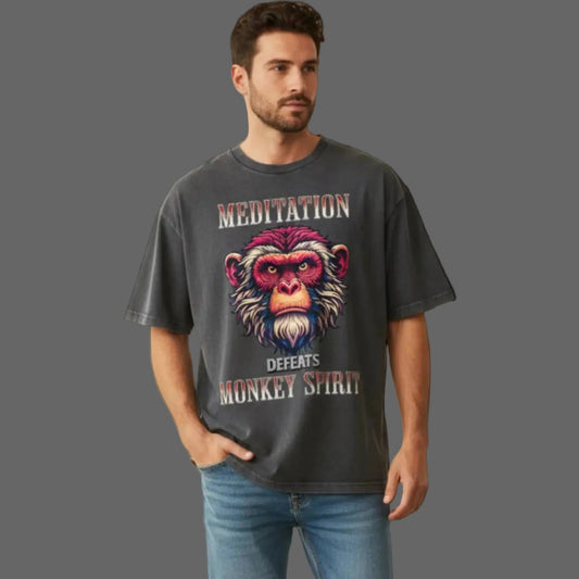 Toripros STILLE Kollektion – MEDITATION defeats MONKEY SPIRIT Oversized Shirt in Washed Black, modernes Streetwear-Design mit starkem Statement